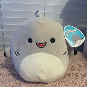 Squishmallow Gordon the Shark 8”